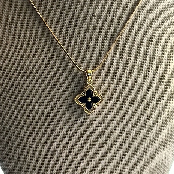 Artisan Jewelry - DAINTY MINIMAL CLOVER NECKLACE 18K GOLD PLATED PENDANT WITH CHAIN